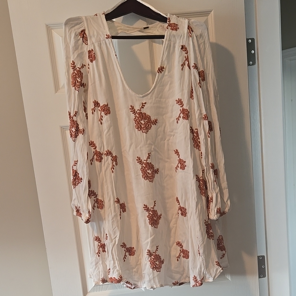 Cream V-Neck Bell Sleeve Blouse